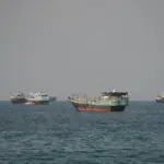 تقارير بحرية: إصابة سفينتين بمقذوفات قرب خصب في سلطنة عُمان