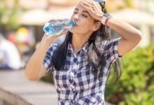 الجفاف: العلامات المبكرة وكمية الماء التي يحتاجها الجسم يوميًا