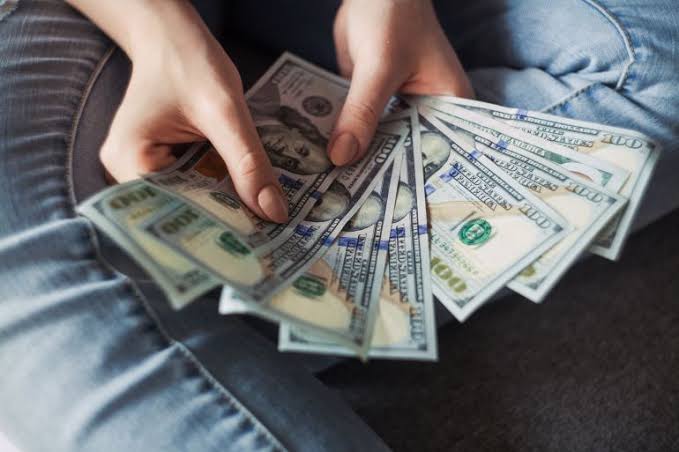 اقتصاد المؤثرين: كيف تحولت الشهرة على السوشيال ميديا إلى صناعة بملايين الدولارات؟